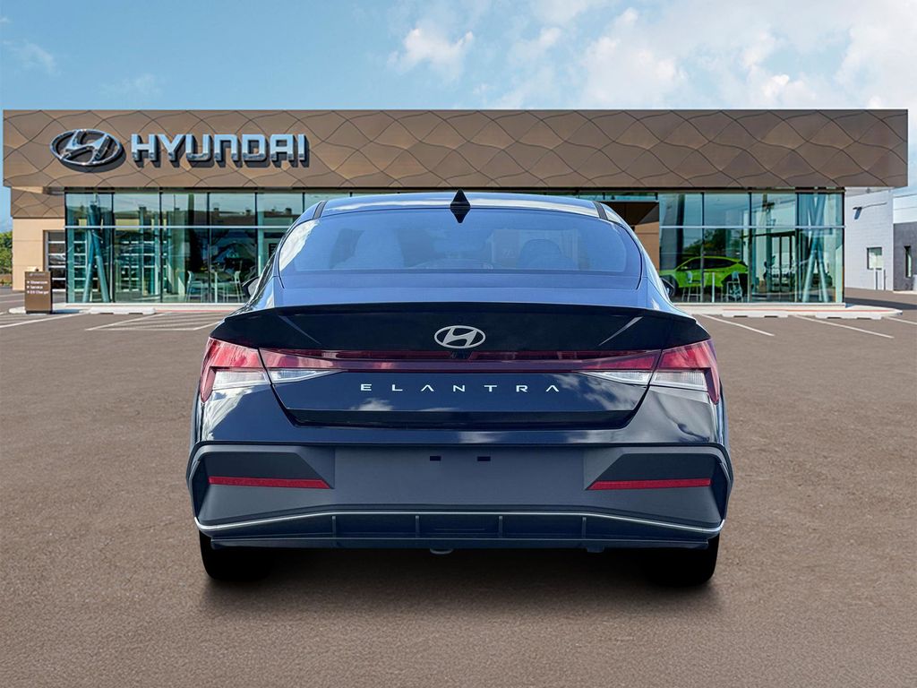 2026 Hyundai Elantra SEL Sport Image 9 of 12