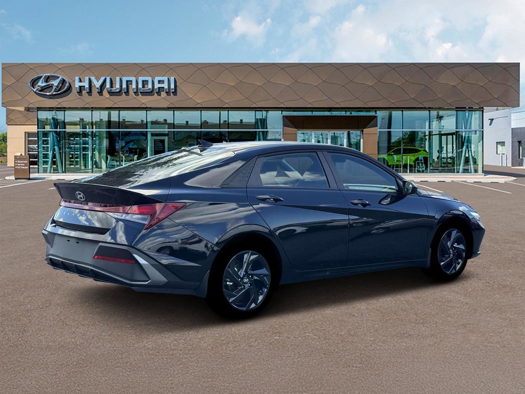 2026 Hyundai Elantra SEL Sport Image 8 of 12