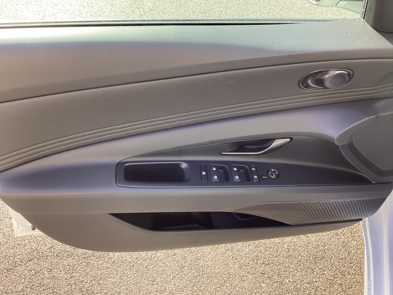 2026 Hyundai Elantra SEL Sport Image 23 of 29