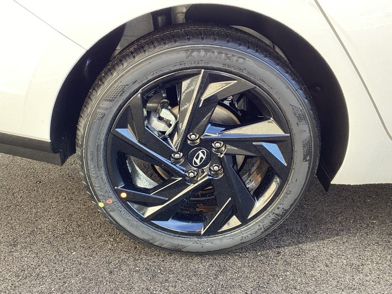 2026 Hyundai Elantra SEL Sport Image 9 of 29