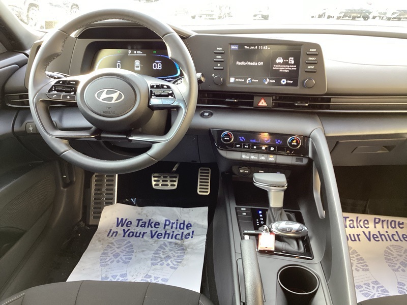 2026 Hyundai Elantra SEL Sport Image 18 of 29