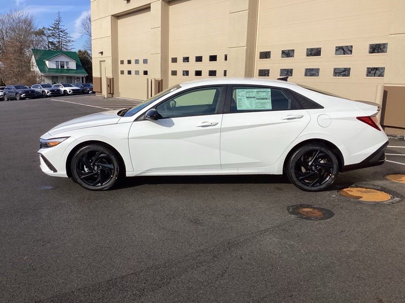 2026 Hyundai Elantra SEL Sport Image 8 of 29