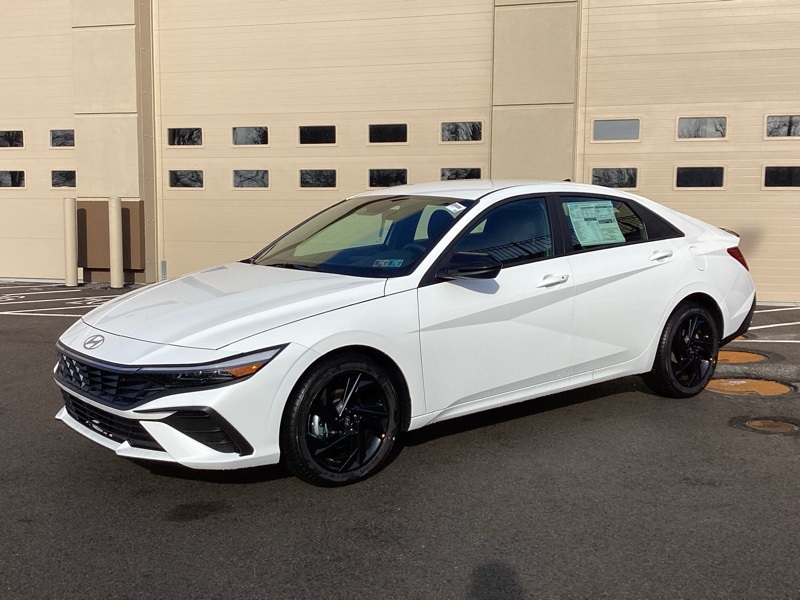 2026 Hyundai Elantra SEL Sport Image 1 of 29