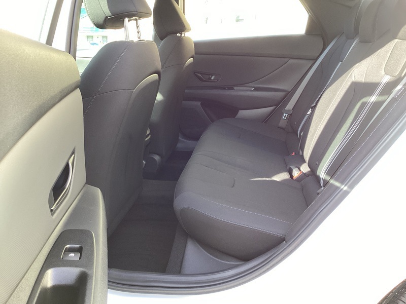 2026 Hyundai Elantra SEL Sport Image 16 of 29