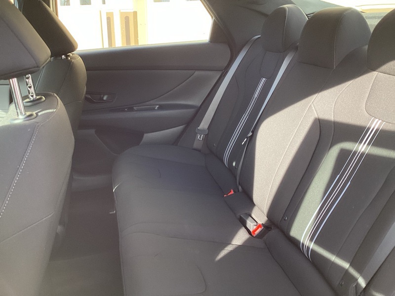 2026 Hyundai Elantra SEL Sport Image 15 of 29