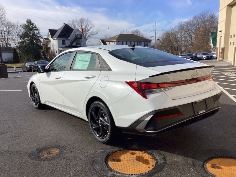2026 Hyundai Elantra SEL Sport Image 7 of 29
