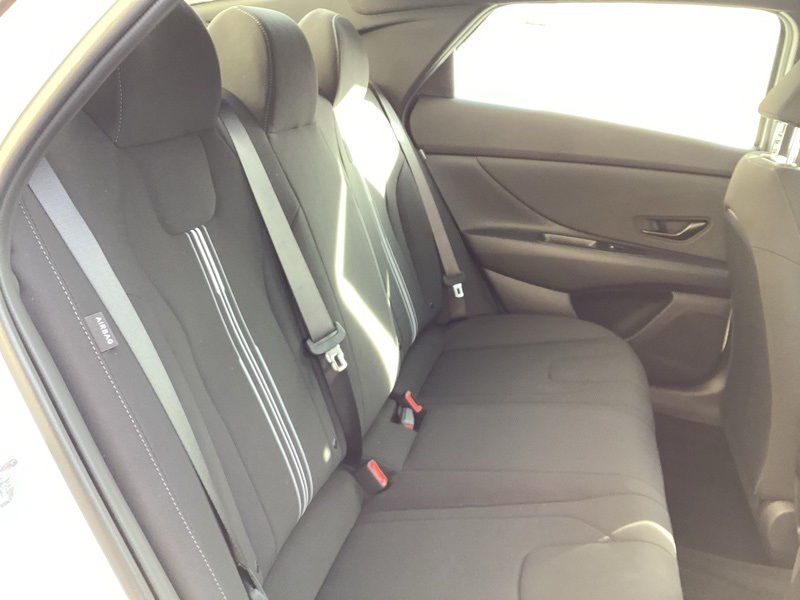 2026 Hyundai Elantra SEL Sport Image 12 of 29