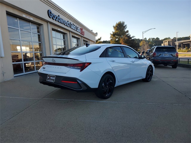 2026 Hyundai Elantra SEL Sport Image 4 of 18