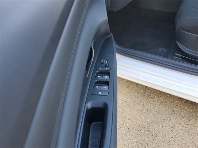 2026 Hyundai Elantra SEL Sport Image 17 of 18