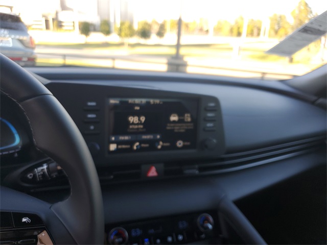 2026 Hyundai Elantra SEL Sport Image 10 of 18