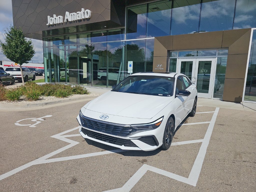 2026 Hyundai Elantra SEL Sport Plus Image 1 of 38