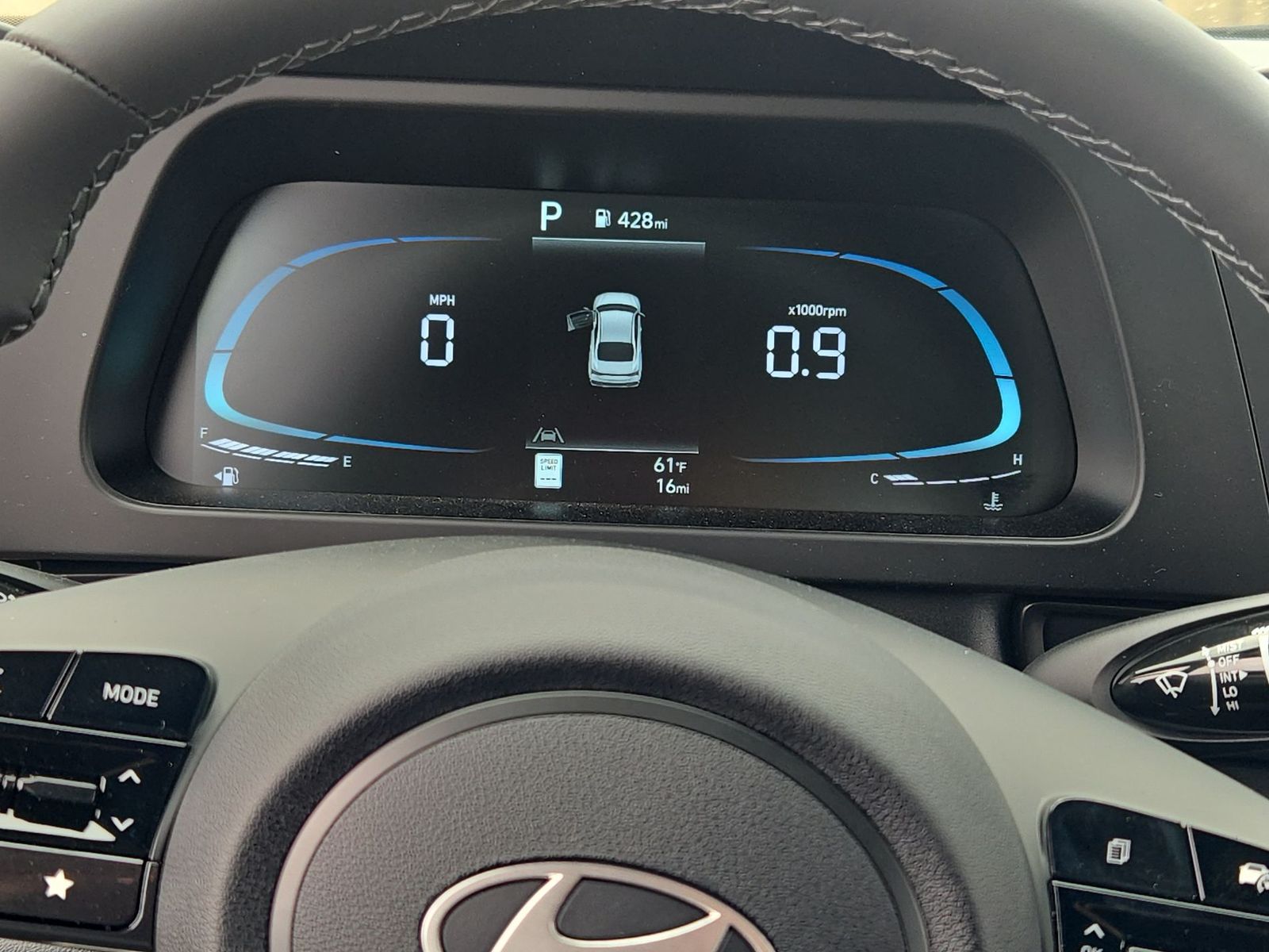 2026 Hyundai Elantra SEL Sport Image 15 of 22