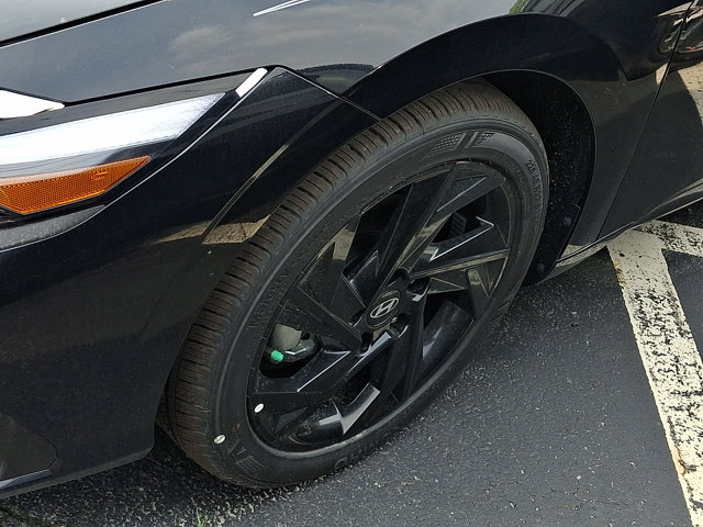 2026 Hyundai Elantra SEL Sport Image 3 of 6