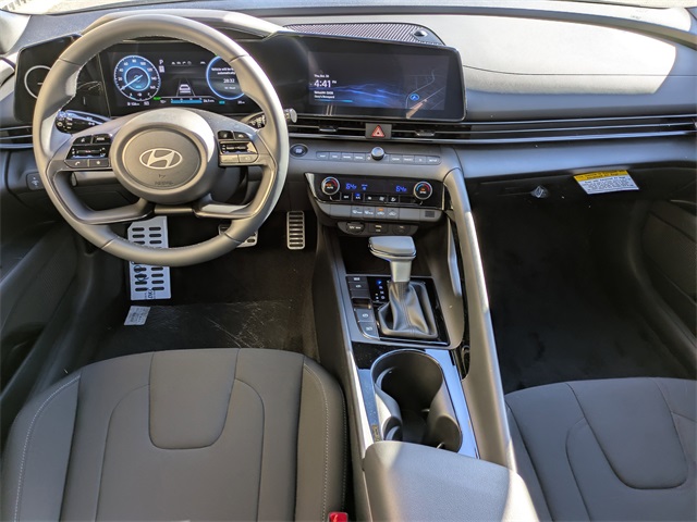 2026 Hyundai Elantra Hybrid SEL Sport Image 13 of 34
