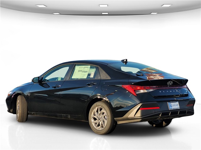 2026 Hyundai Elantra Hybrid Blue Image 7 of 22