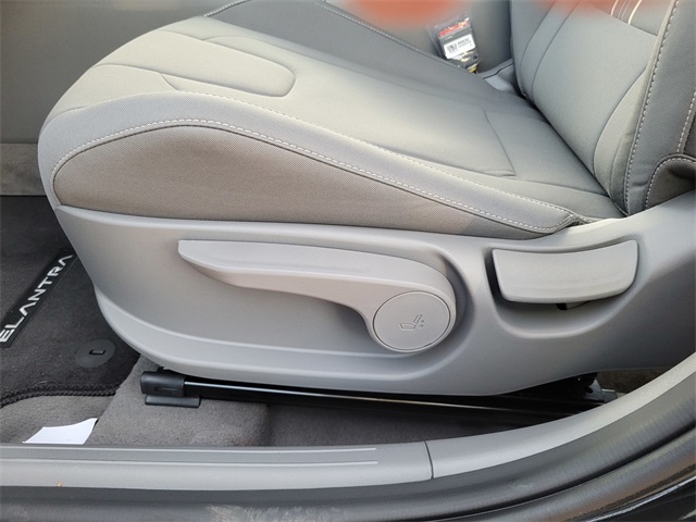 2026 Hyundai Elantra Hybrid Blue Image 18 of 22