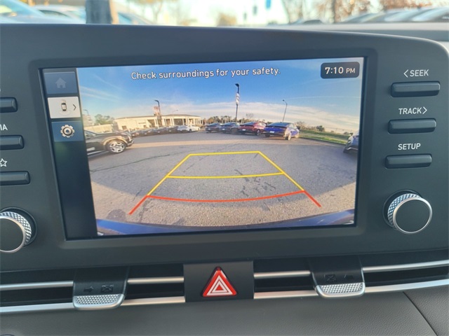 2026 Hyundai Elantra Hybrid Blue Image 16 of 22