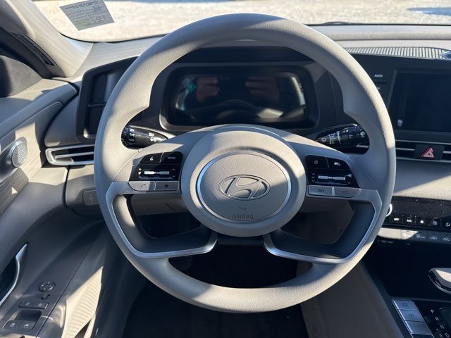 2026 Hyundai Elantra Hybrid Blue Image 17 of 31