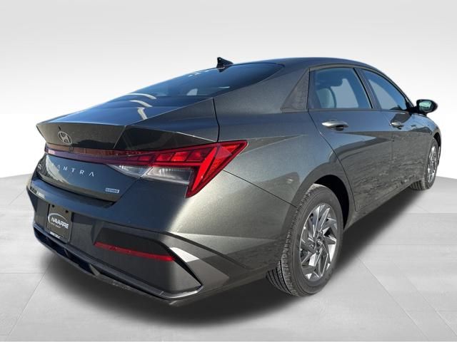 2026 Hyundai Elantra Hybrid Blue Image 5 of 31