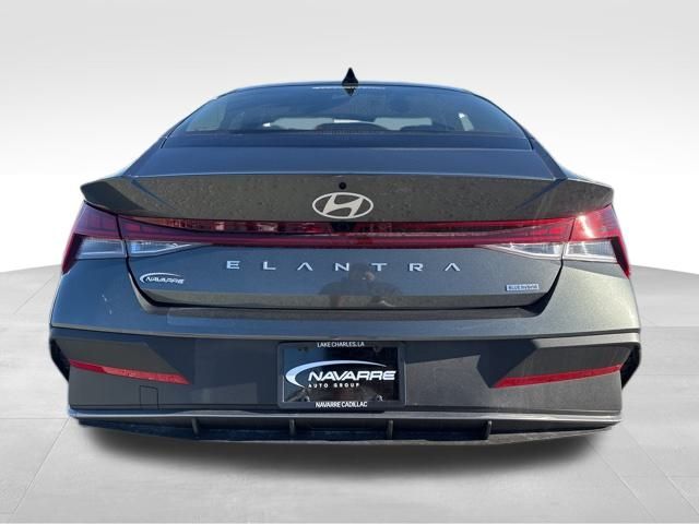 2026 Hyundai Elantra Hybrid Blue Image 6 of 31