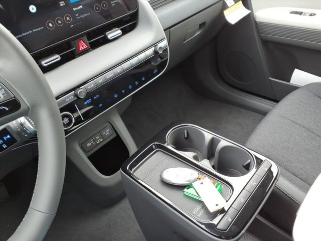 2026 Hyundai IONIQ 5 SE Image 17 of 24