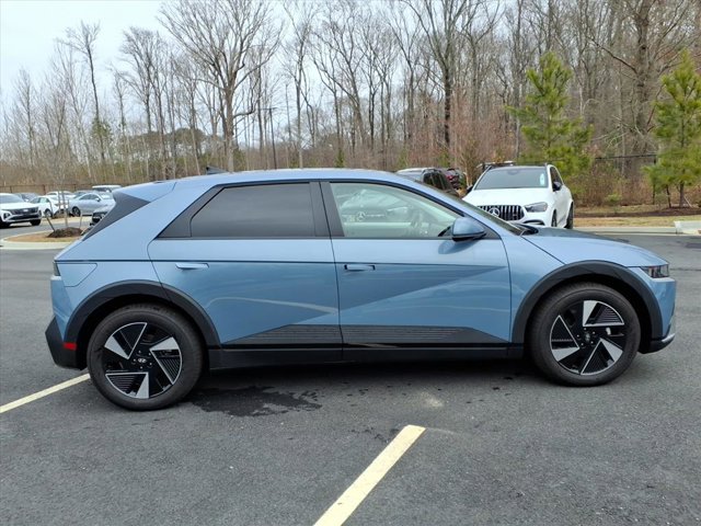 2026 Hyundai IONIQ 5 SE Image 4 of 24