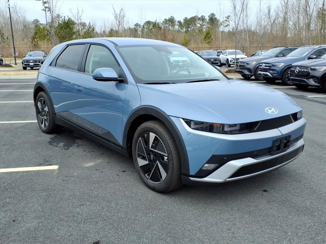 2026 Hyundai IONIQ 5 SE Image 3 of 24