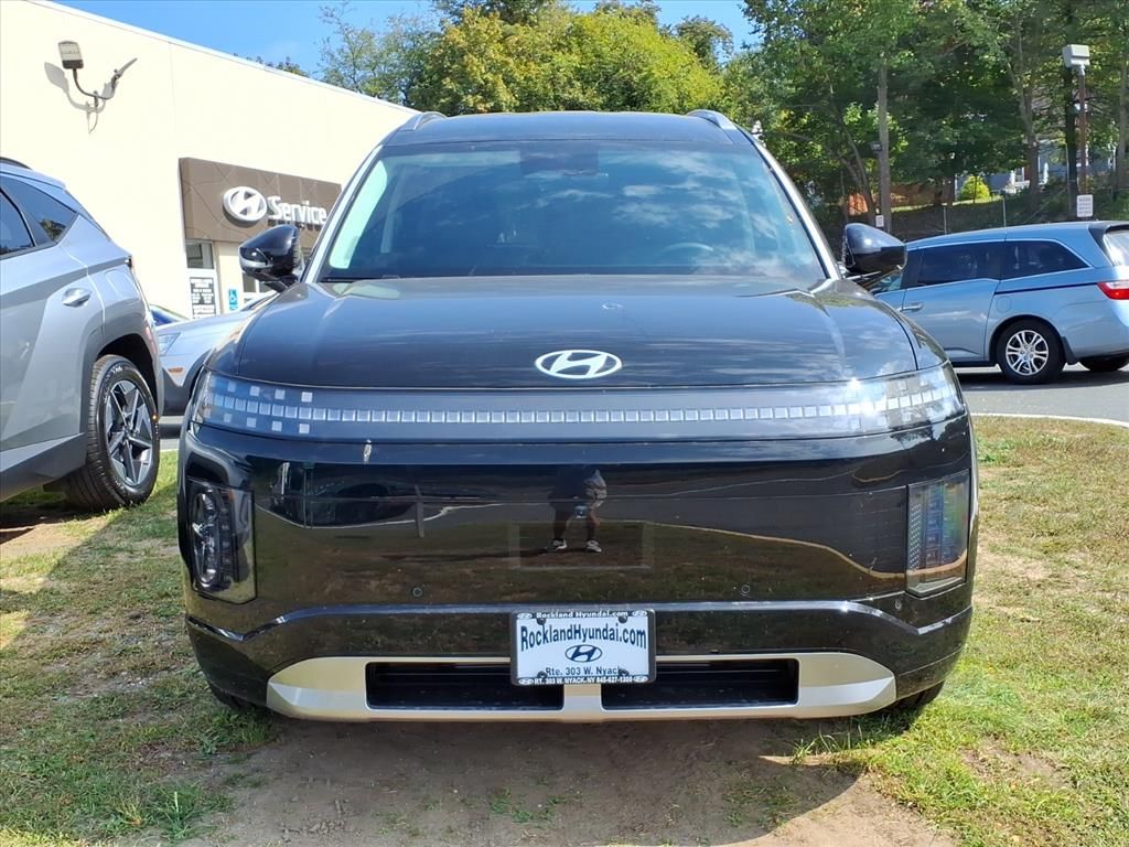 2026 Hyundai IONIQ 9 SEL Image 2 of 15
