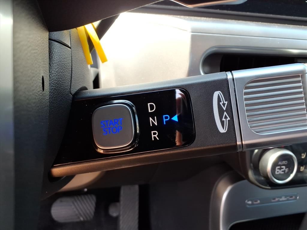 2026 Hyundai IONIQ 9 SEL Image 13 of 15