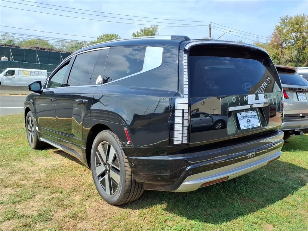 2026 Hyundai IONIQ 9 SEL Image 5 of 15