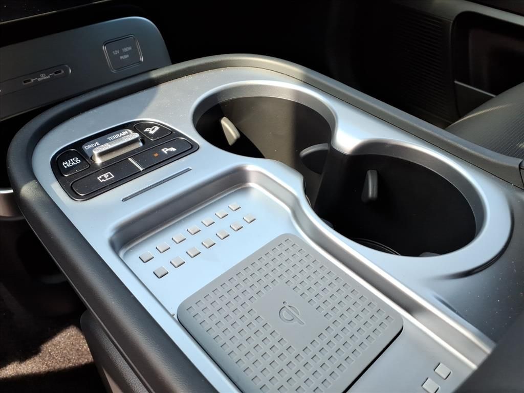 2026 Hyundai IONIQ 9 SEL Image 9 of 15