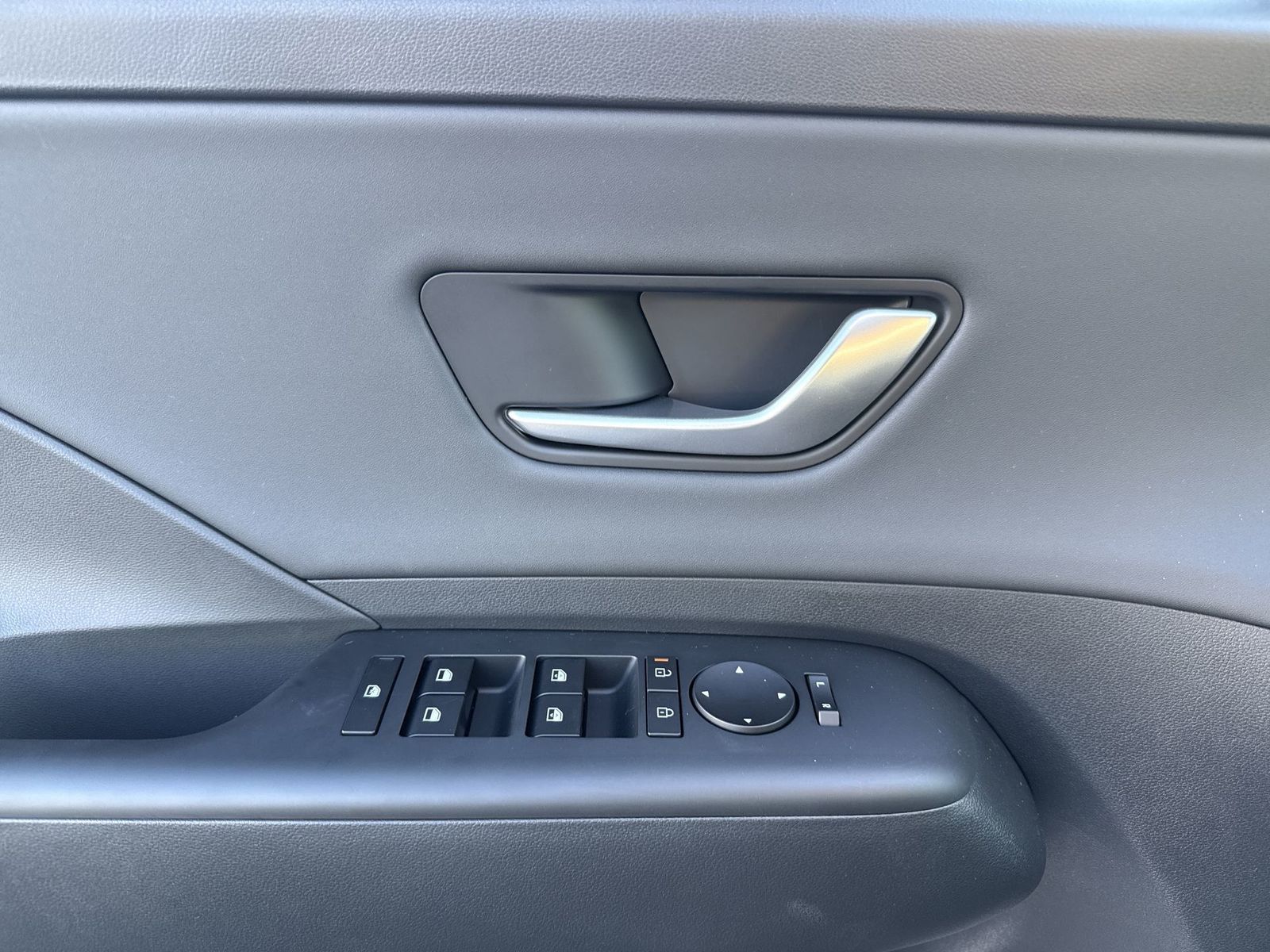 2026 Hyundai Kona Limited Image 22 of 28