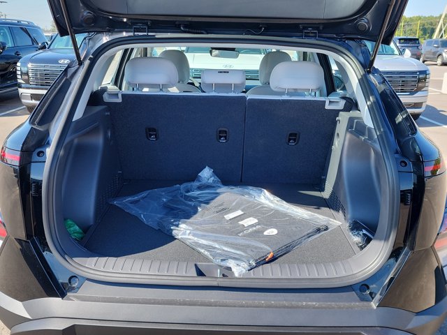 2026 Hyundai Kona SE Image 4 of 12