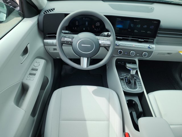 2026 Hyundai Kona SE Image 7 of 12