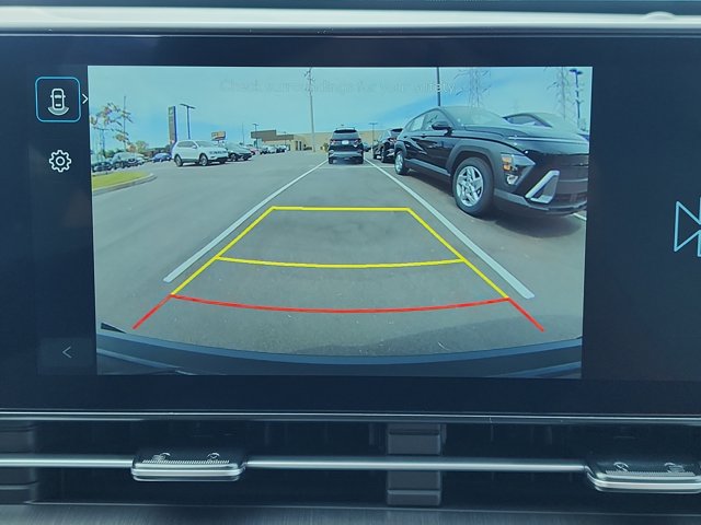 2026 Hyundai Kona SE Image 8 of 12