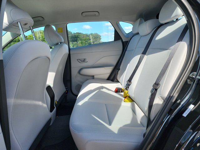 2026 Hyundai Kona SE Image 5 of 11