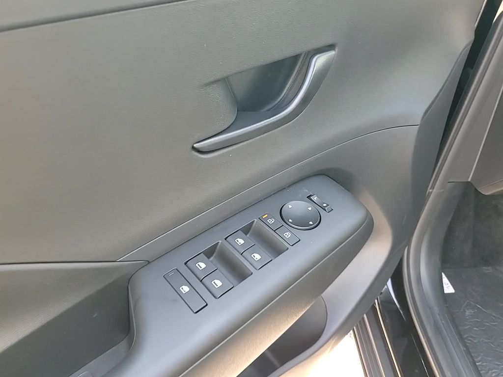 2026 Hyundai Kona SEL Sport Image 21 of 24