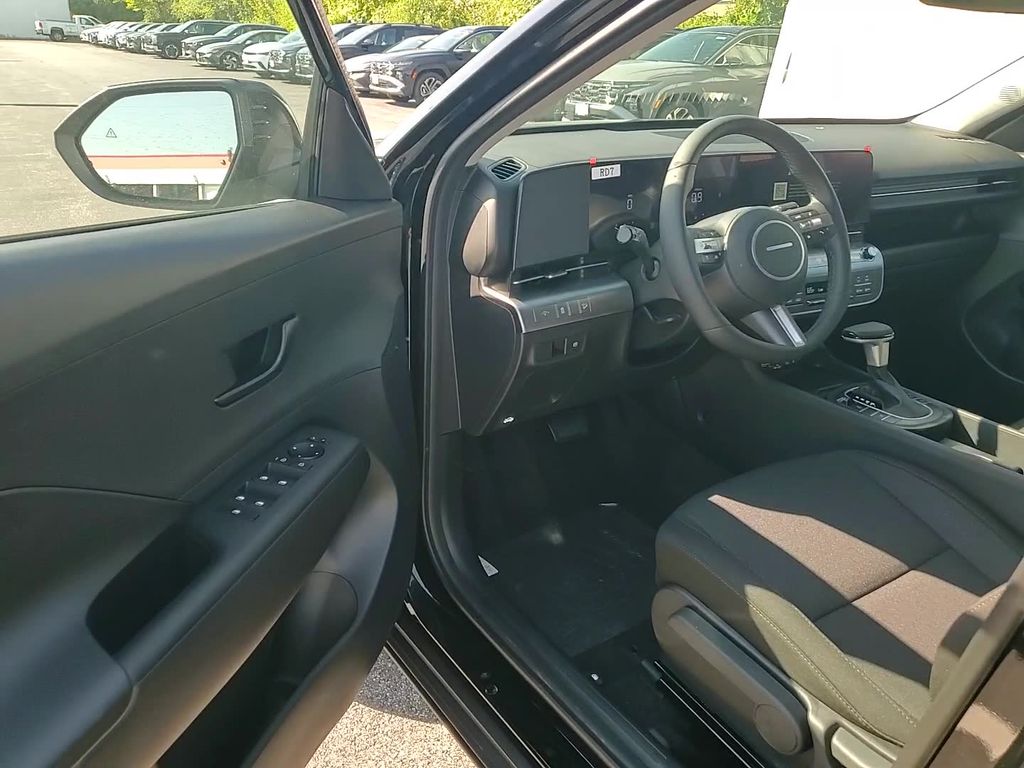 2026 Hyundai Kona SEL Sport Image 14 of 24