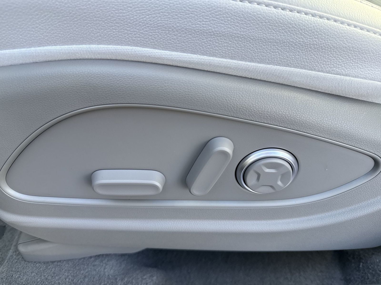 2026 Hyundai Palisade Limited Image 23 of 28