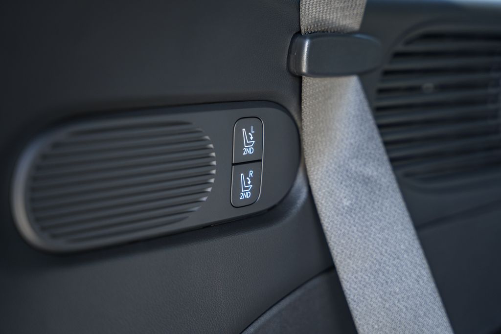 2026 Hyundai Palisade XRT Pro Image 20 of 39