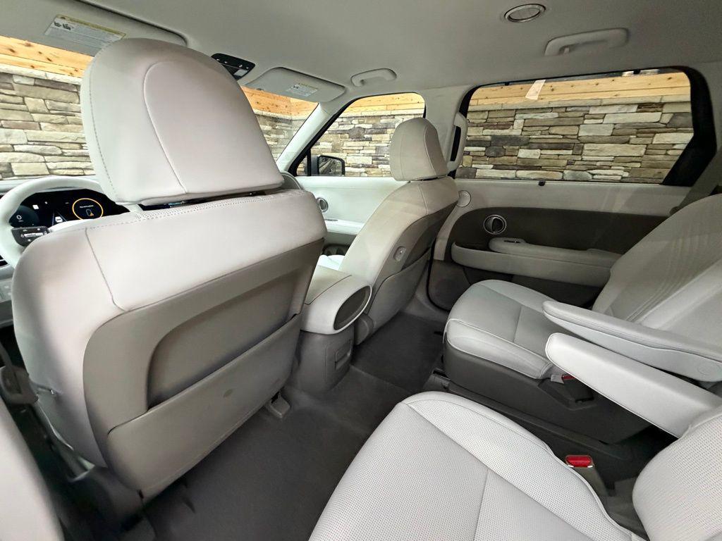 2026 Hyundai Palisade Hybrid SEL 7P Image 12 of 20