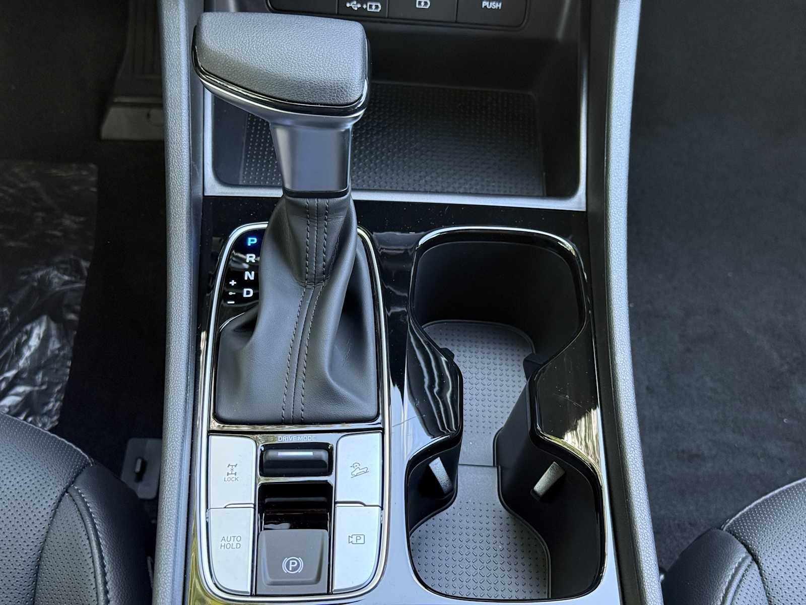 2026 Hyundai Santa Cruz SEL Image 16 of 25