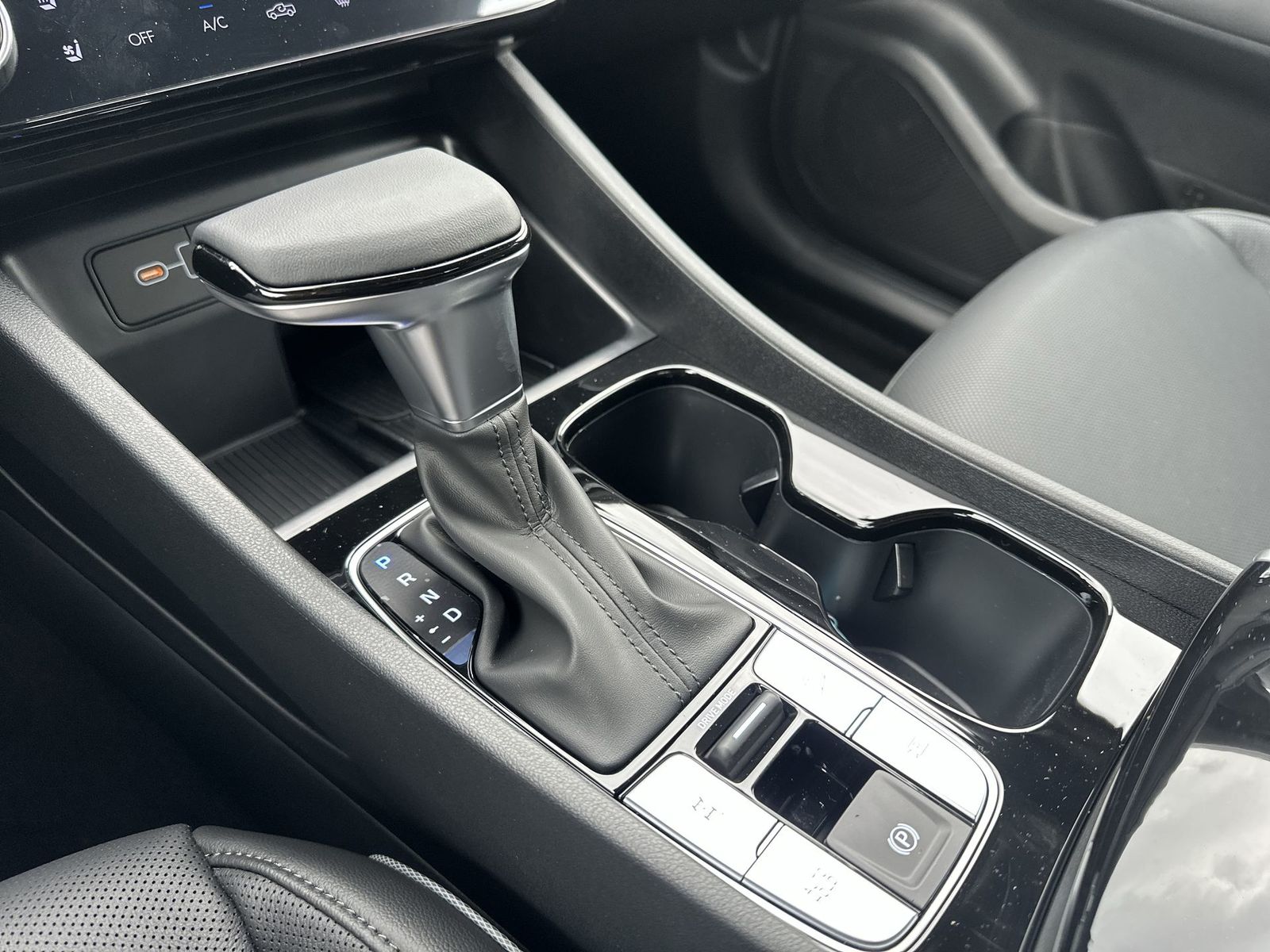 2026 Hyundai Santa Cruz Limited Image 22 of 28