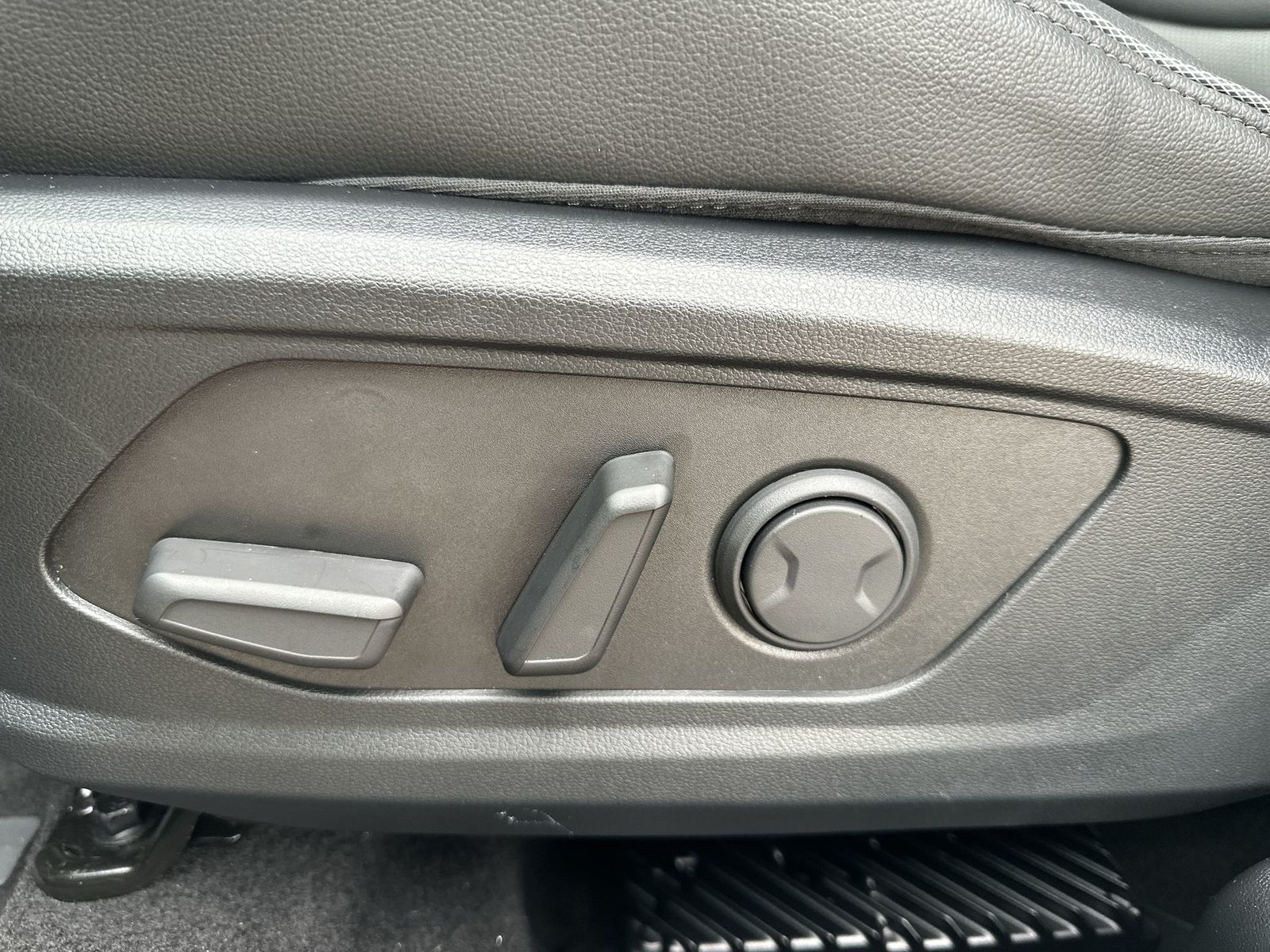 2026 Hyundai Santa Cruz Limited Image 24 of 28