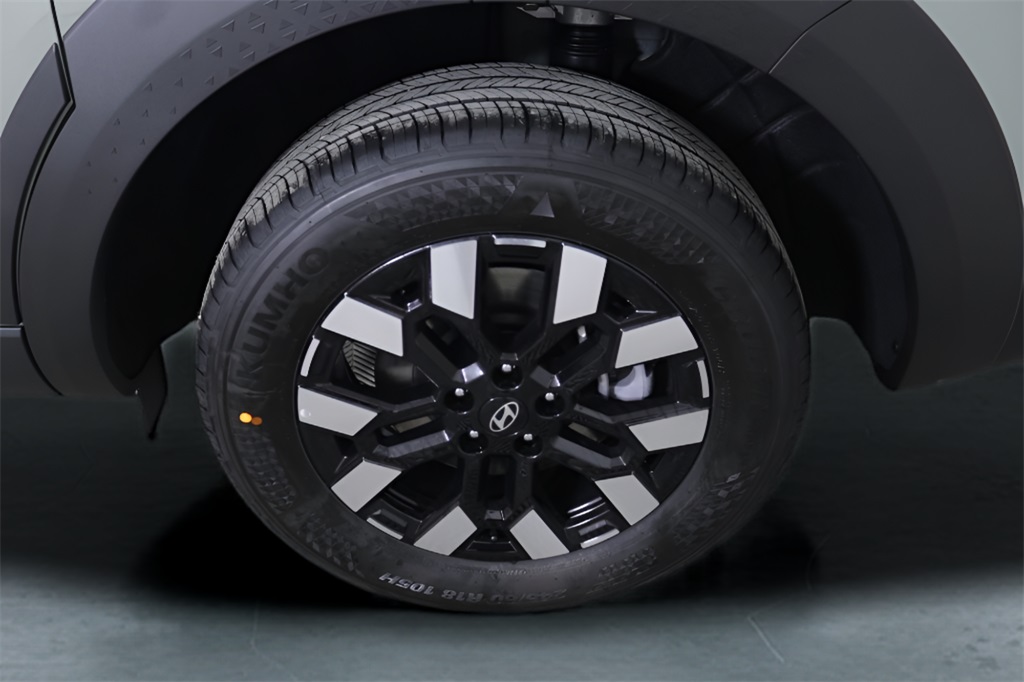 2026 Hyundai Santa Cruz SE Image 9 of 33