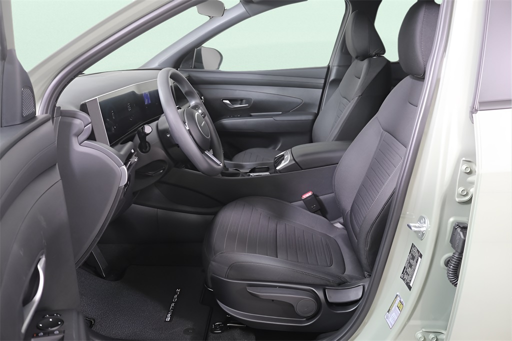 2026 Hyundai Santa Cruz SE Image 12 of 33