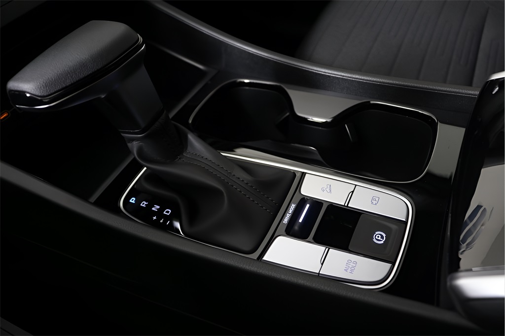 2026 Hyundai Santa Cruz SE Image 24 of 33