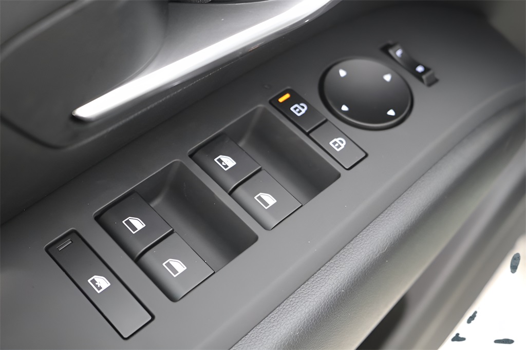 2026 Hyundai Santa Cruz SE Image 30 of 33