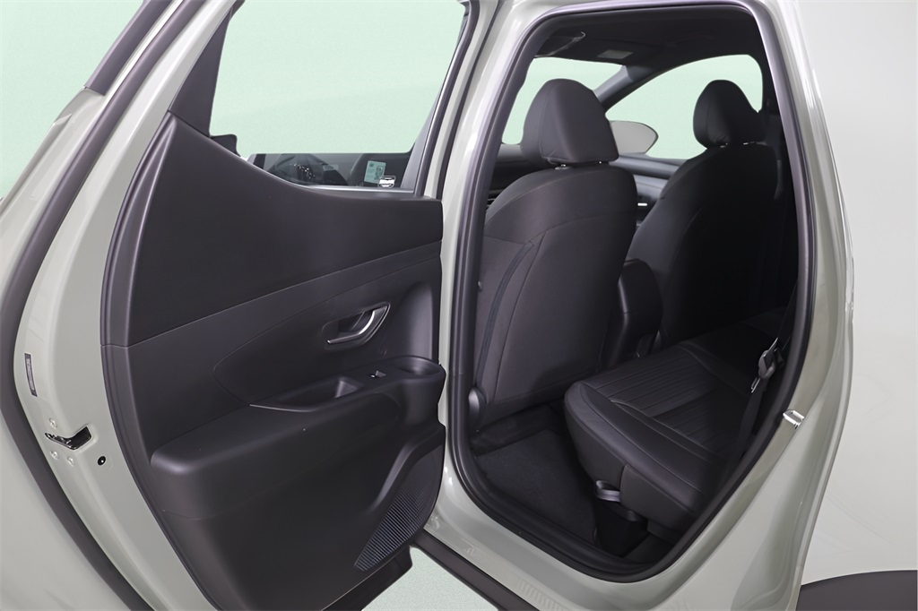 2026 Hyundai Santa Cruz SE Image 13 of 33