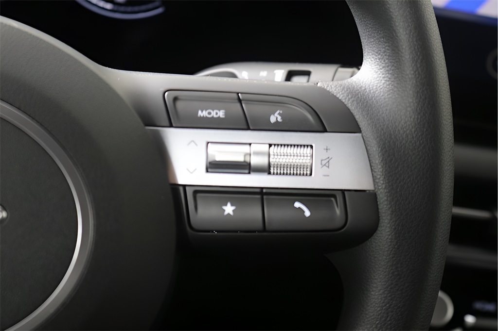 2026 Hyundai Santa Cruz SE Image 32 of 33